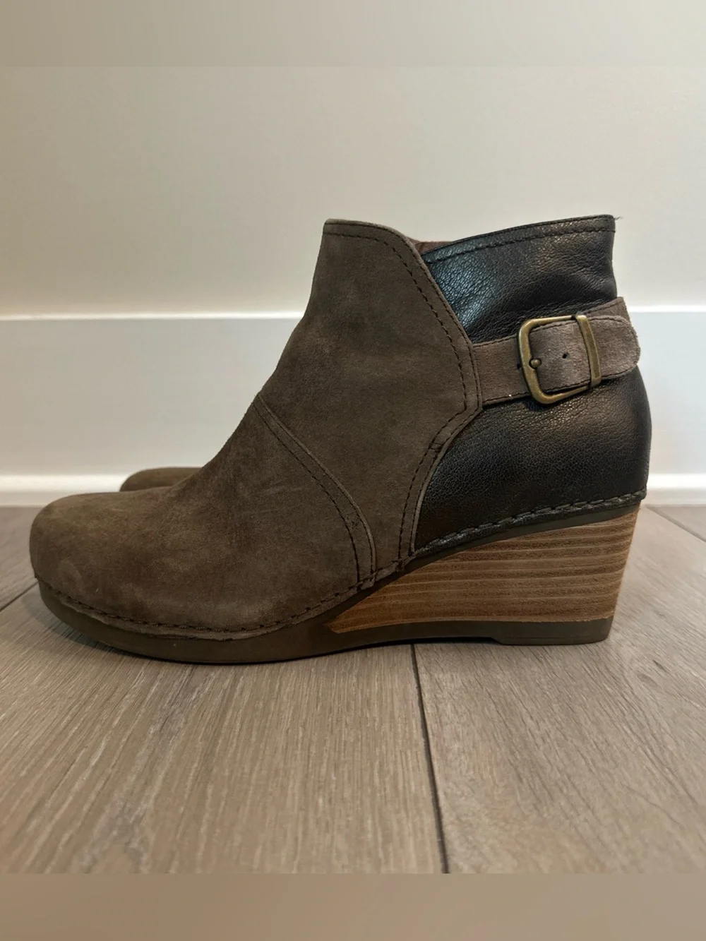 Dansko Shirley Wedge Suede Leather Ankle Booties EUR 41 USA Women 10.5-11 Brown